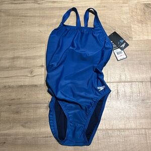 SPEEDO ONE PIECE 
Team Navy Swimsuit 
Size 10-36